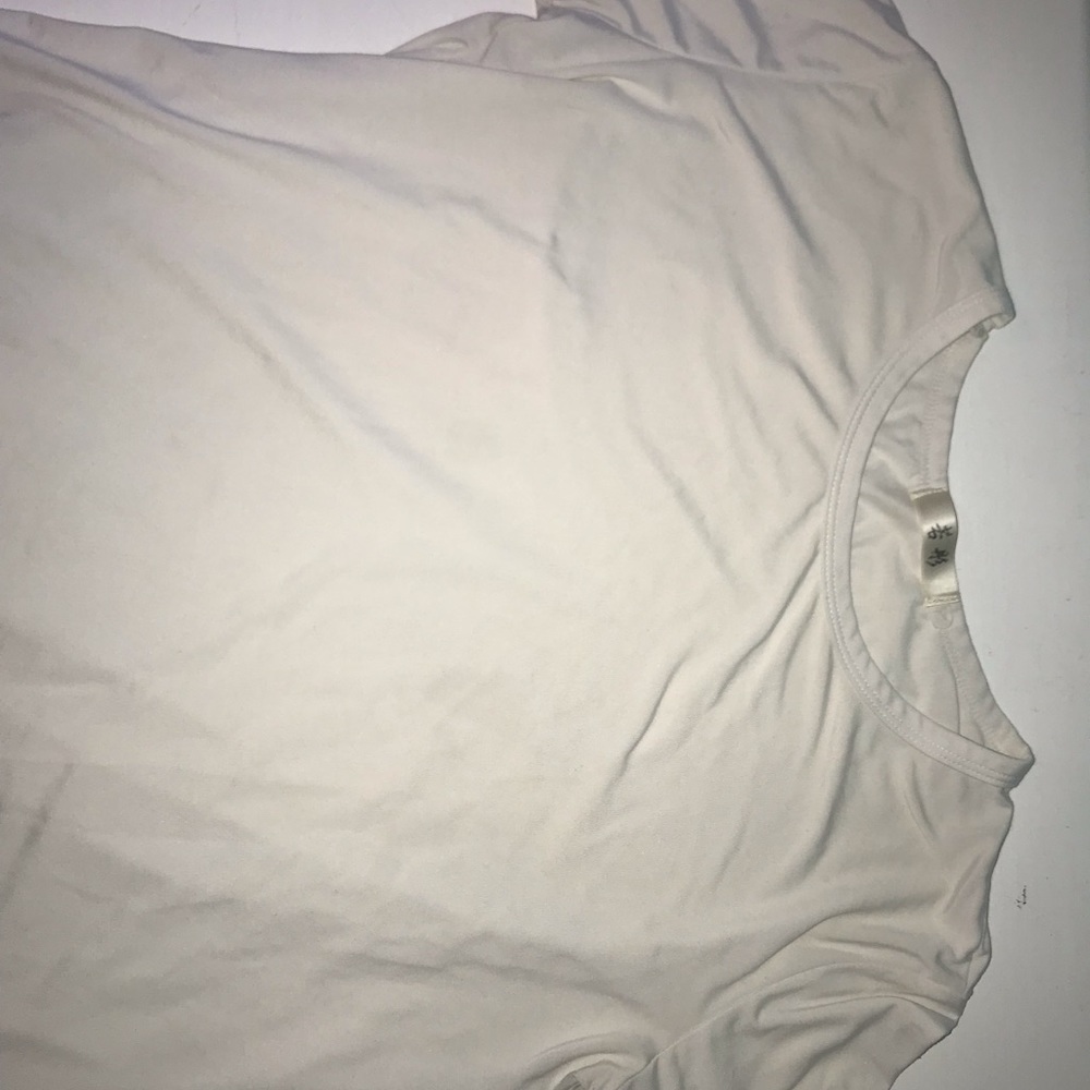 White cuffed plain tee